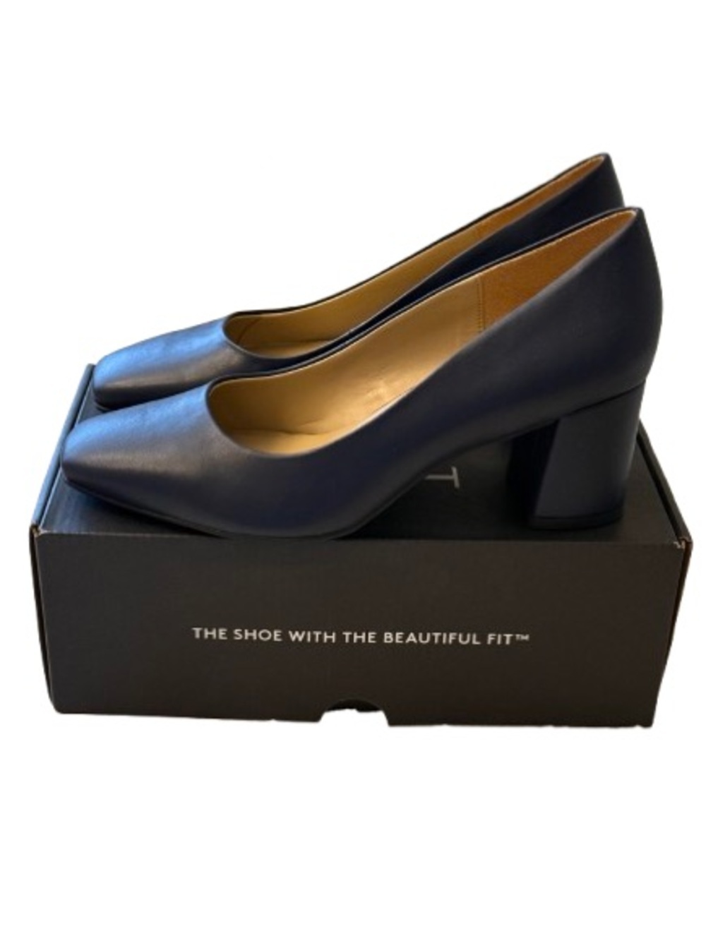 Naturalizer Warner French Navy Block Heel Pumps Wide Width 8.5W NWB - Picture 2 of 4